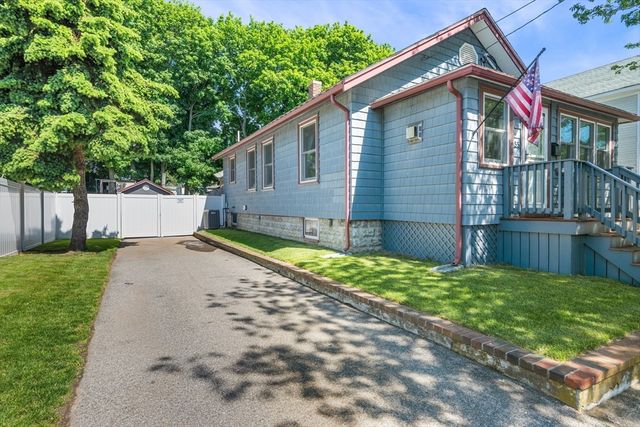 55 Winthrop Ave, Beverly, MA 01915