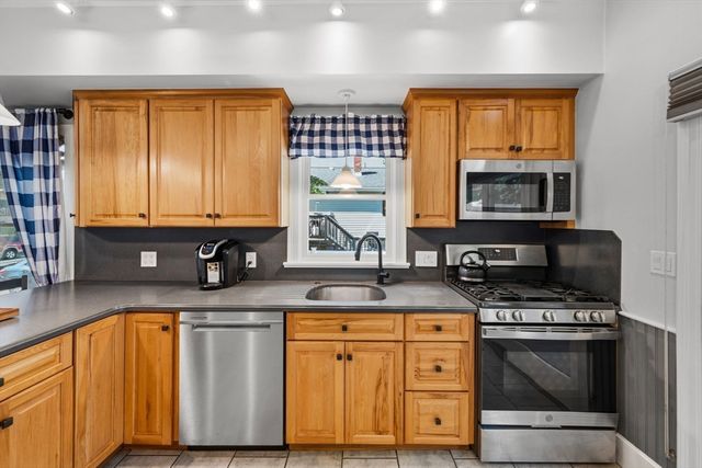 55 Winthrop Ave, Beverly, MA 01915