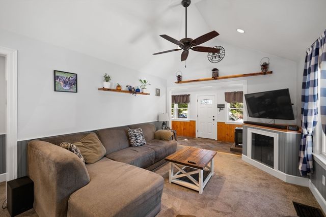55 Winthrop Ave, Beverly, MA 01915