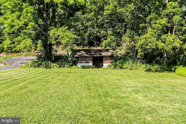 3613 LISBURN RD, Mechanicsburg, PA 17055