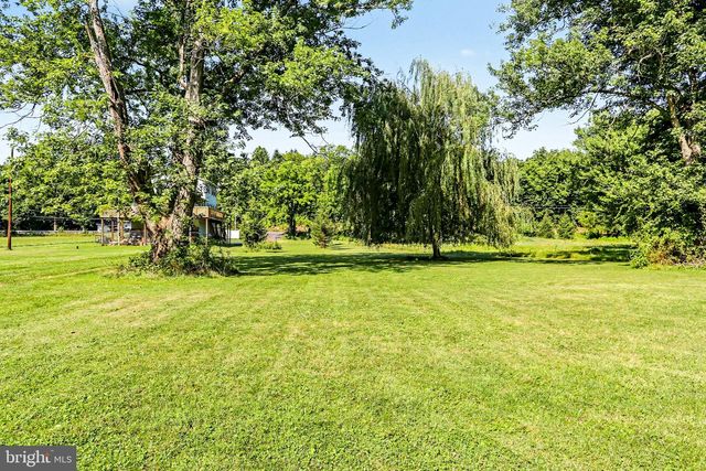 3613 LISBURN RD, Mechanicsburg, PA 17055