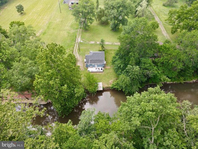 3613 LISBURN RD, Mechanicsburg, PA 17055