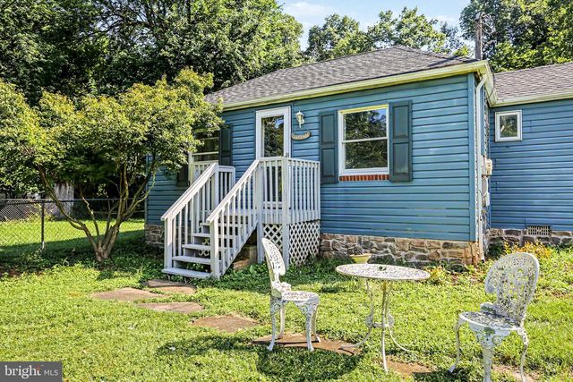 3613 LISBURN RD, Mechanicsburg, PA 17055