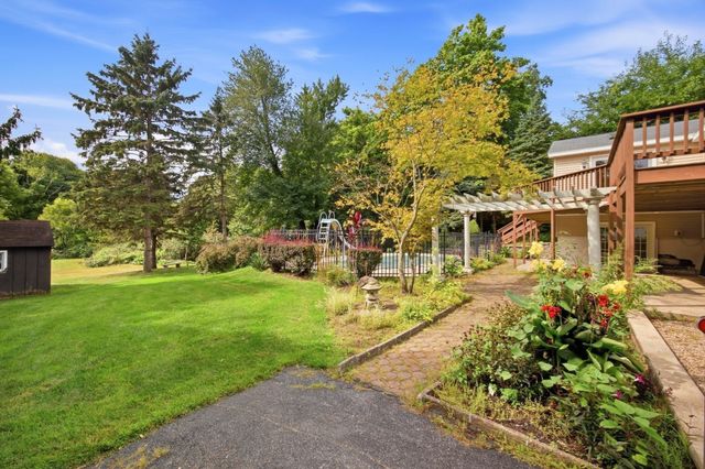 12 Kensington Ave, East Longmeadow, MA 01028