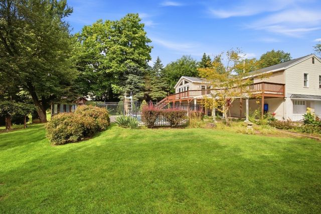 12 Kensington Ave, East Longmeadow, MA 01028