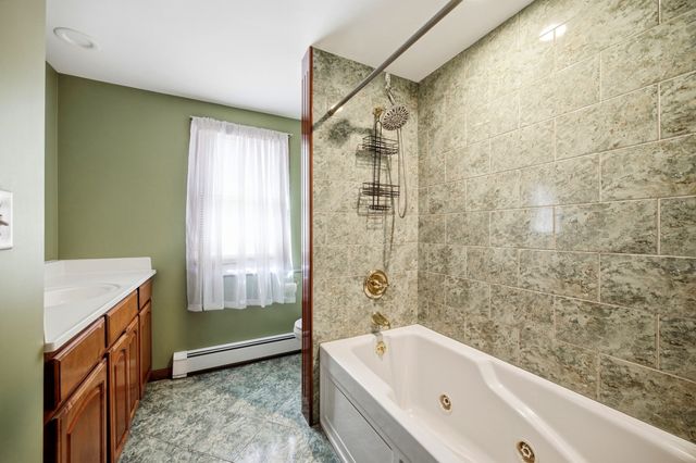 12 Kensington Ave, East Longmeadow, MA 01028