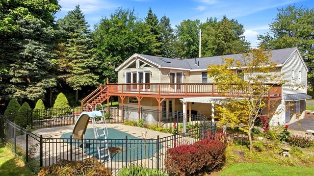 12 Kensington Ave, East Longmeadow, MA 01028