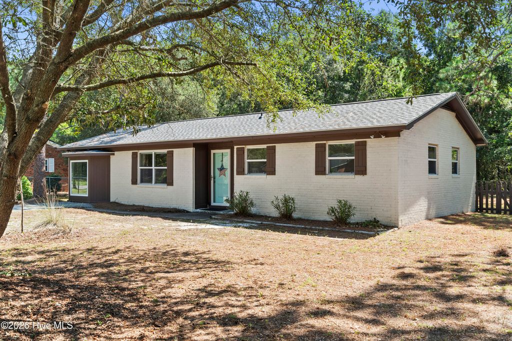 4782 Oakview Drive SE, Southport, NC 28461