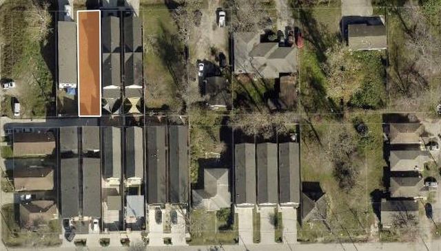207 E 38th Street E B, Houston, TX 77018