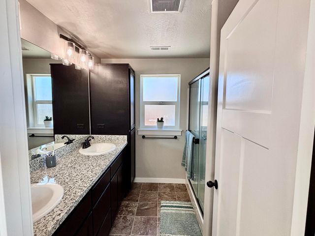 166 Nadine Lane, Central Point, OR 97502