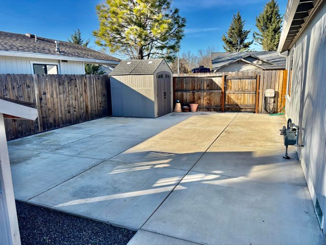 166 Nadine Lane, Central Point, OR 97502