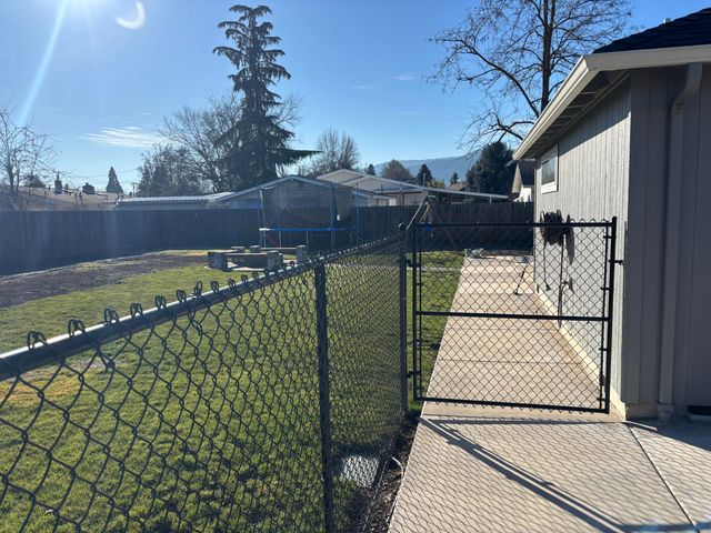 166 Nadine Lane, Central Point, OR 97502