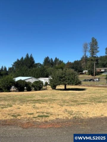 30651 Spring St, Lebanon, OR 97355