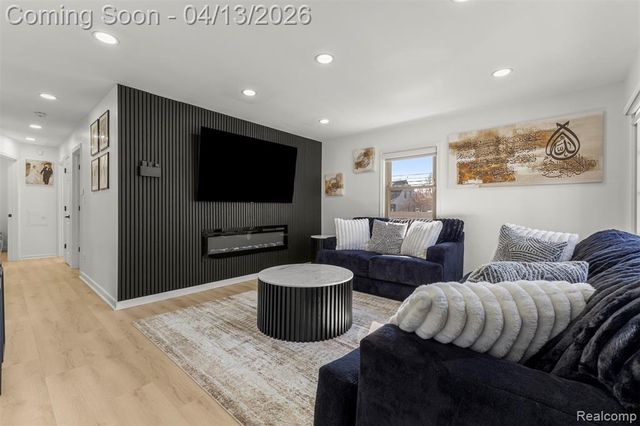 24161 Oxford Street, Dearborn, MI 48124