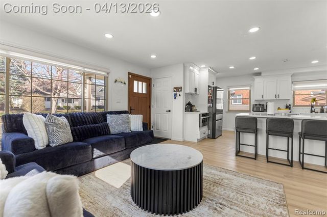 24161 Oxford Street, Dearborn, MI 48124