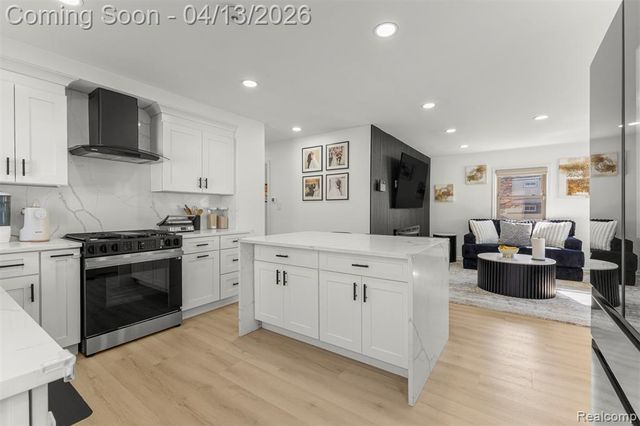 24161 Oxford Street, Dearborn, MI 48124