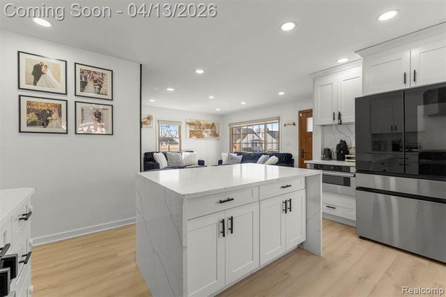 24161 Oxford Street, Dearborn, MI 48124