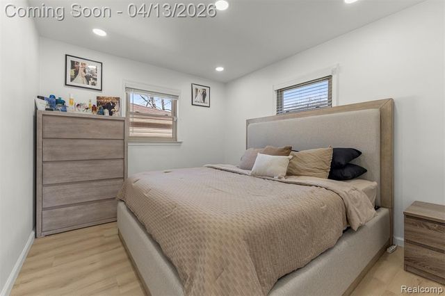 24161 Oxford Street, Dearborn, MI 48124