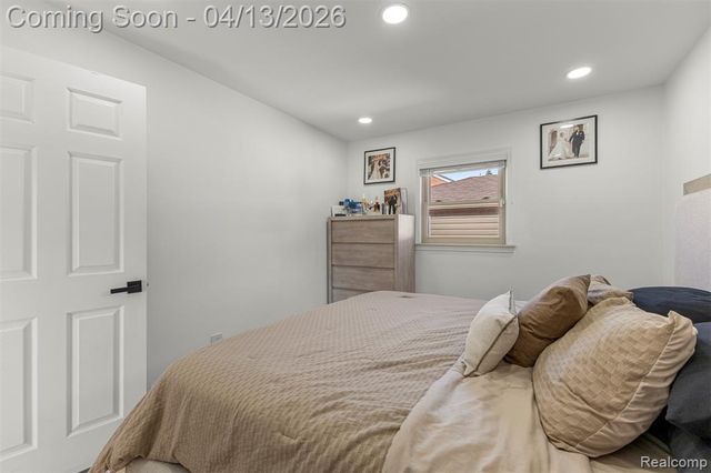 24161 Oxford Street, Dearborn, MI 48124