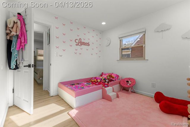 24161 Oxford Street, Dearborn, MI 48124