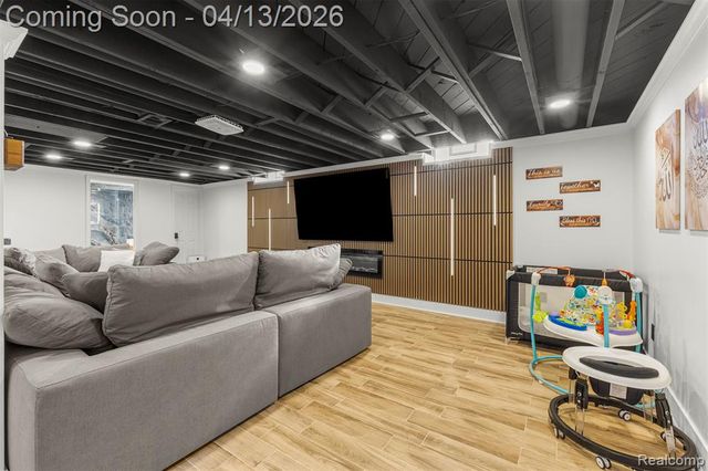 24161 Oxford Street, Dearborn, MI 48124