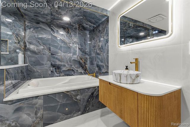 24161 Oxford Street, Dearborn, MI 48124