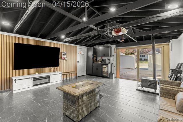 24161 Oxford Street, Dearborn, MI 48124