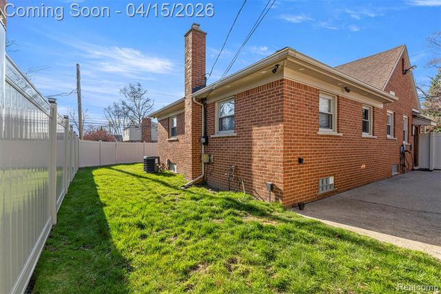 24161 Oxford Street, Dearborn, MI 48124