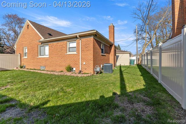 24161 Oxford Street, Dearborn, MI 48124