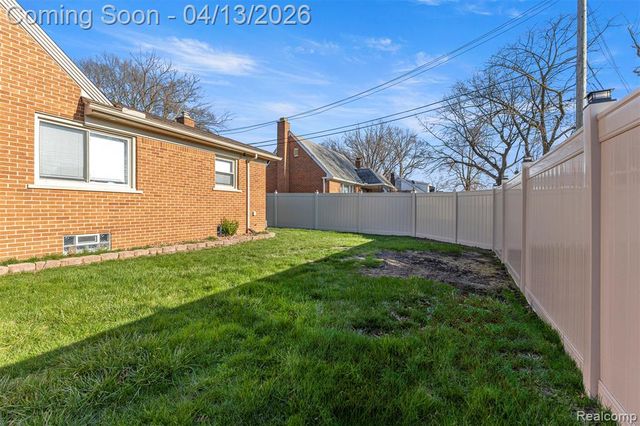 24161 Oxford Street, Dearborn, MI 48124