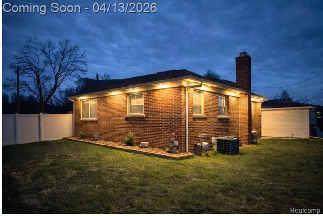 24161 Oxford Street, Dearborn, MI 48124