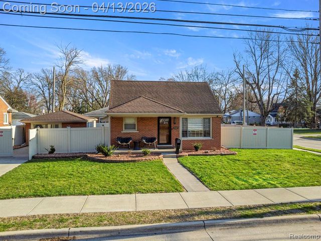 24161 Oxford Street, Dearborn, MI 48124