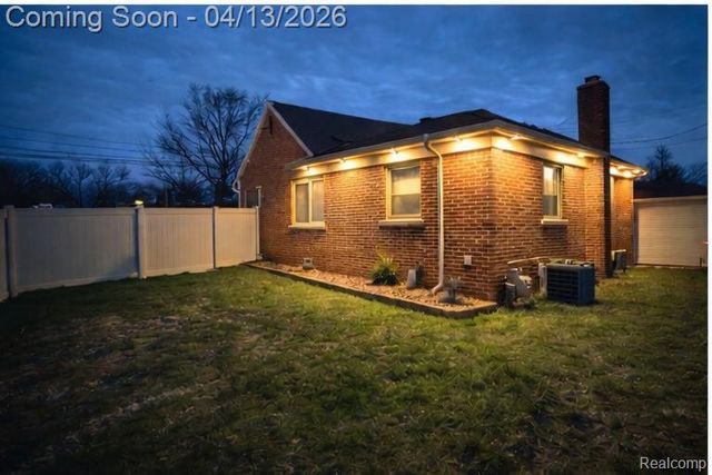 24161 Oxford Street, Dearborn, MI 48124