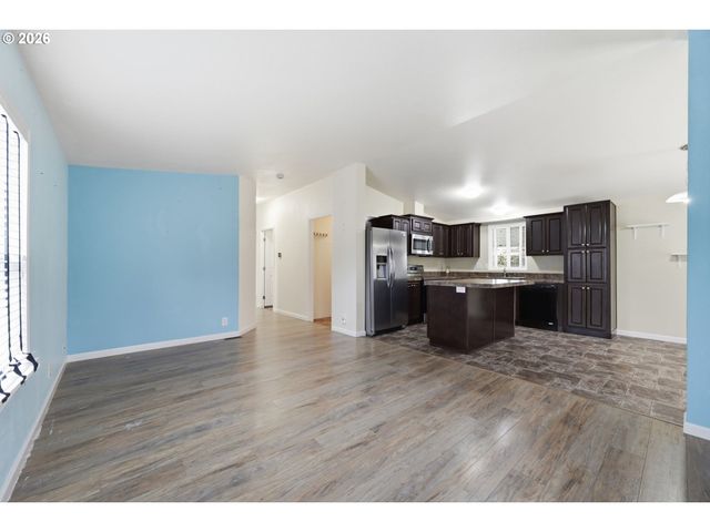 1475 Green Acres Rd 150, Eugene, OR 97408