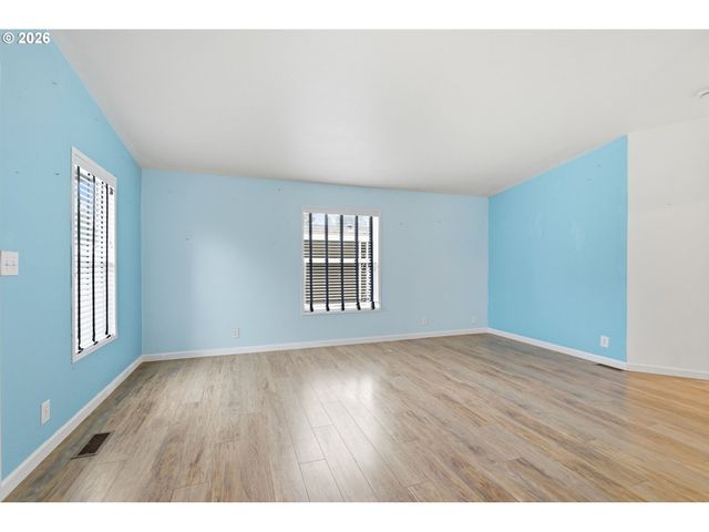 1475 Green Acres Rd 150, Eugene, OR 97408