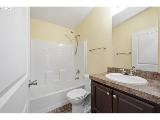 1475 Green Acres Rd 150, Eugene, OR 97408