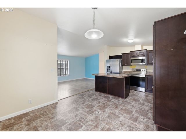 1475 Green Acres Rd 150, Eugene, OR 97408