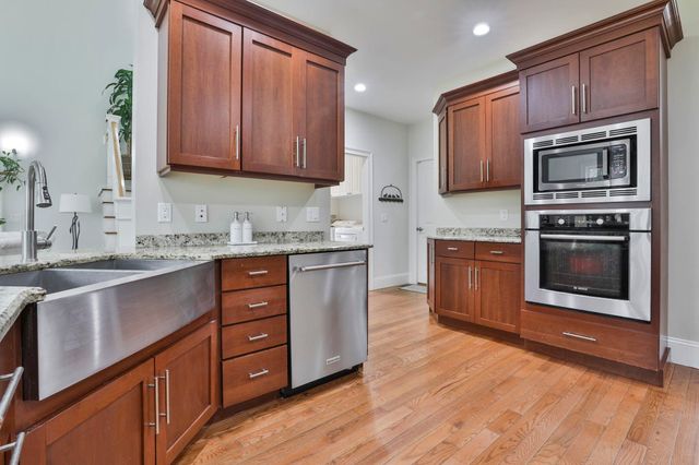 45 Wildwood Drive, Brookline, NH 03033