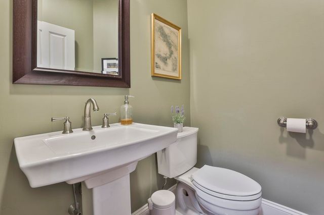 45 Wildwood Drive, Brookline, NH 03033