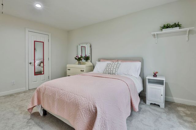 45 Wildwood Drive, Brookline, NH 03033