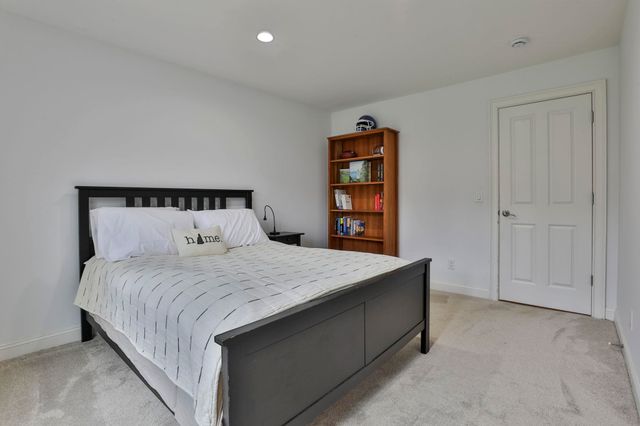 45 Wildwood Drive, Brookline, NH 03033