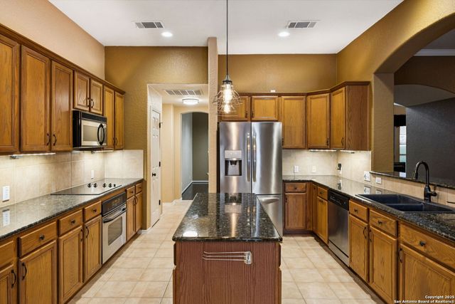 2504 Woodbridge, Schertz, TX 78154
