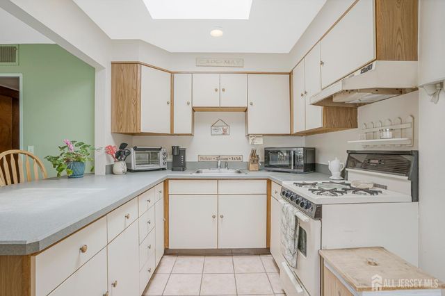 2 Orchid Place, Middlesex, NJ 08846