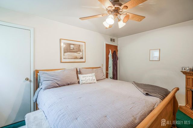 2 Orchid Place, Middlesex, NJ 08846
