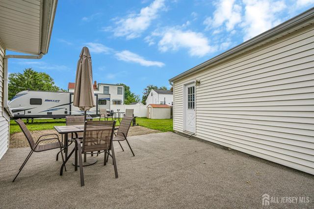 2 Orchid Place, Middlesex, NJ 08846