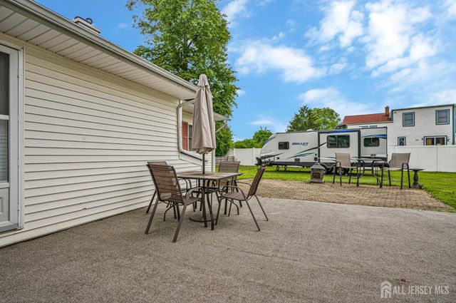 2 Orchid Place, Middlesex, NJ 08846