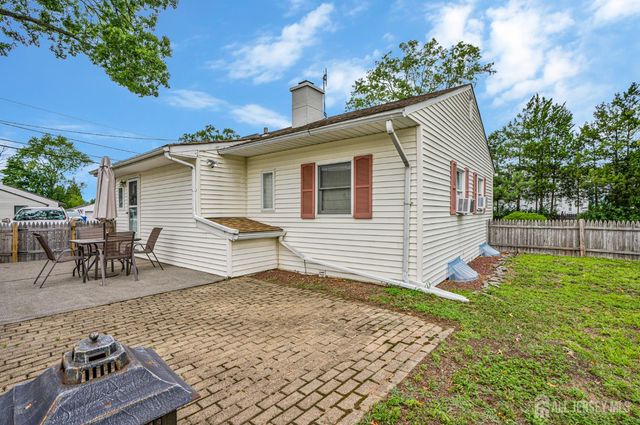 2 Orchid Place, Middlesex, NJ 08846