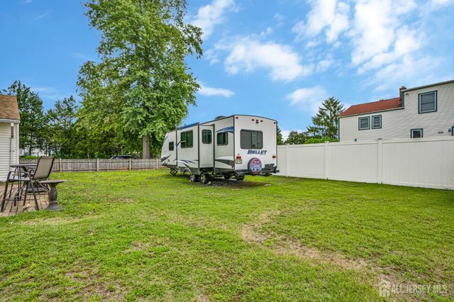 2 Orchid Place, Middlesex, NJ 08846