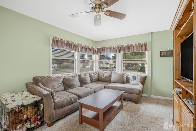2 Orchid Place, Middlesex, NJ 08846