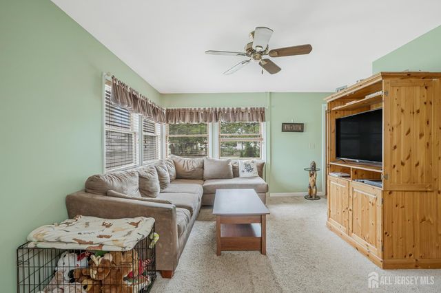 2 Orchid Place, Middlesex, NJ 08846